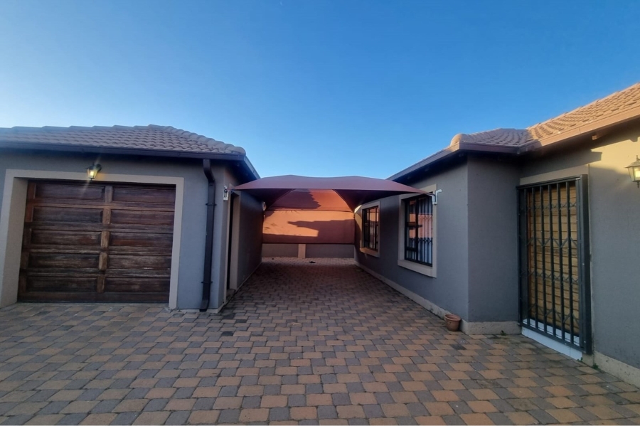 3 Bedroom Property for Sale in Ellaton North West